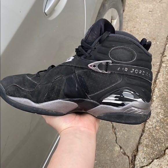 Jordan Retro 8 Chrome’s - Picture 2 of 5